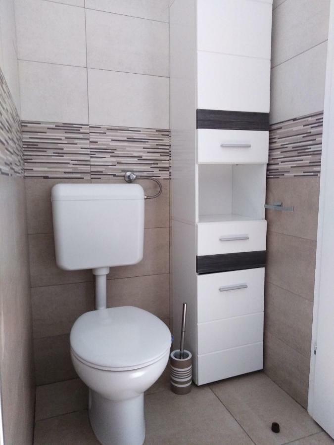 Apartment Asher Радовлица Екстериор снимка